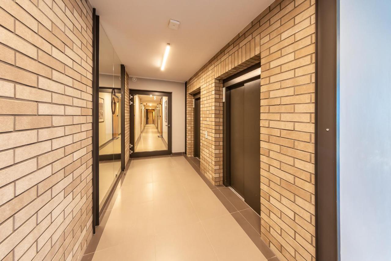 Apartamenty W Gdansku - Zajezdnia Wrzeszcz, Grudziadzka 4B Bagian luar foto